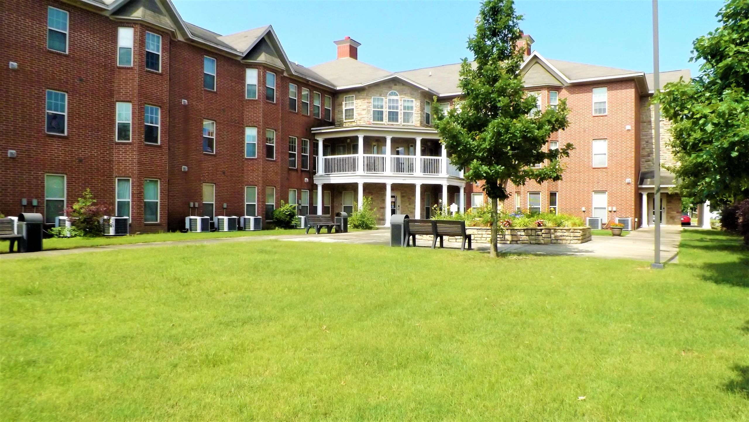 East Oakwood Place Apartments property